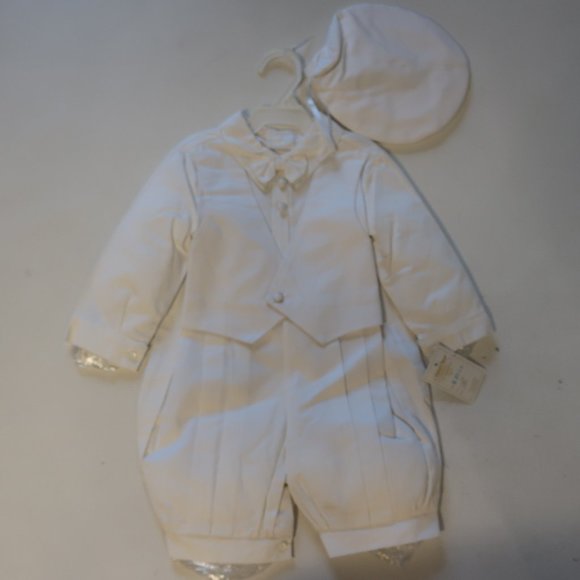 Tenue Complète Bébé Little Me 9 Mois - Avec Nœud Papillon, Gilet Et Chapeau - Neuf Avec étiquettes